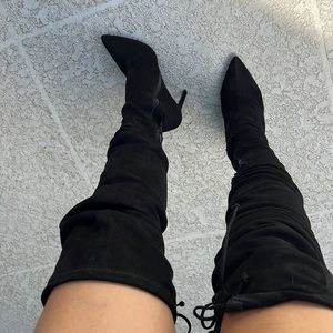 Thigh High Black Suede Boots🖤 Style: Vogue